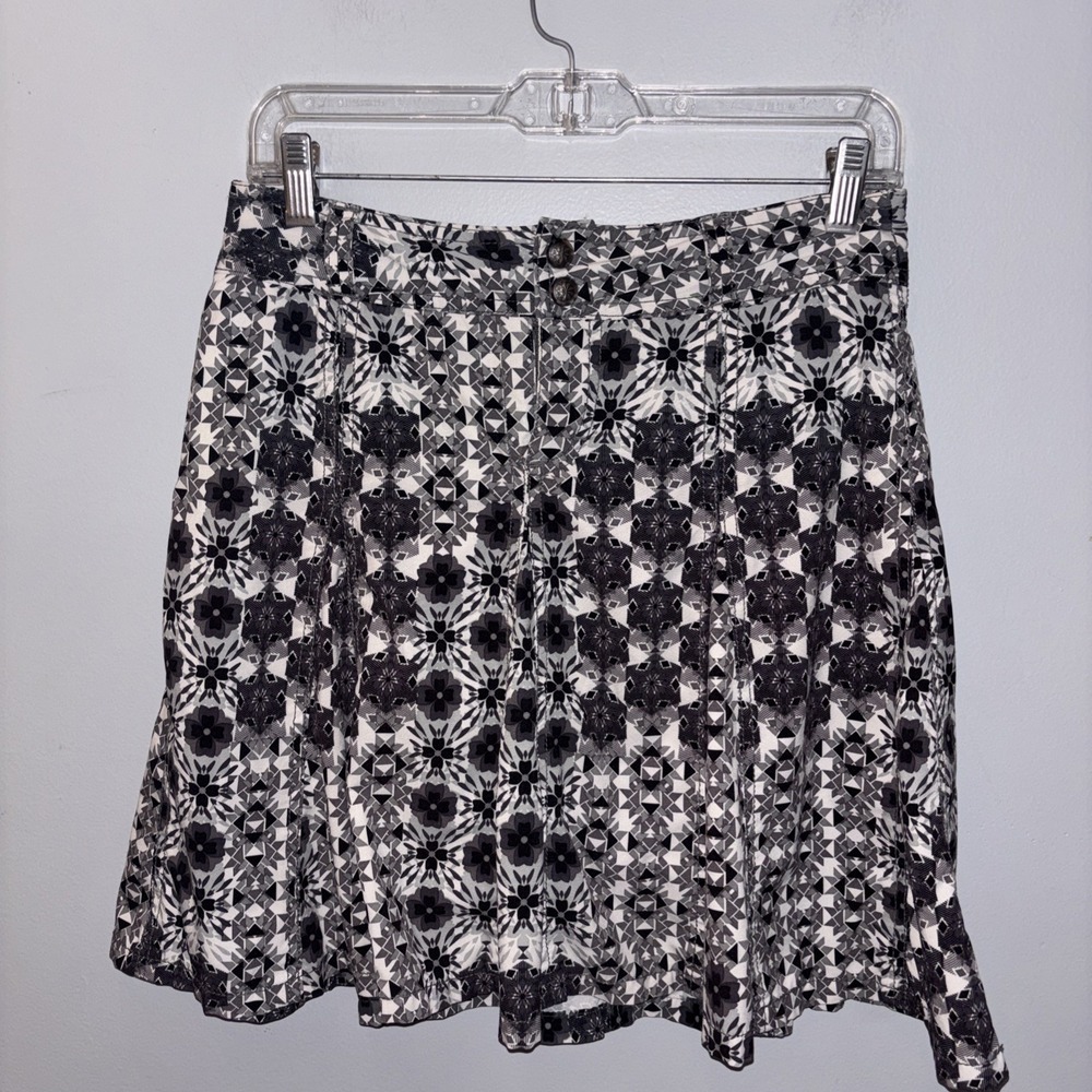 Athleta Black Gray Geo Floral Athletic Skort Built-In Shorts Size 0 Sporty